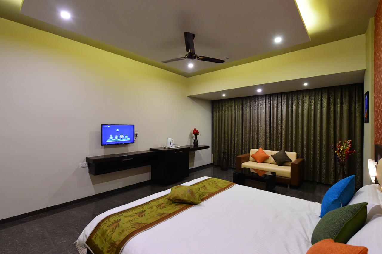 Hotel Opulence Nadiad Exterior photo